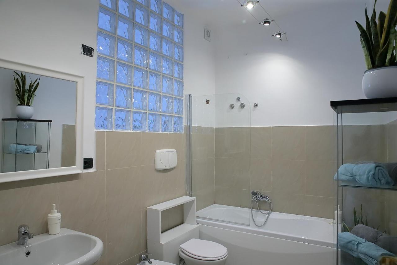 L.t. Savoia Palace & Cavour C.l. Guest house Bari